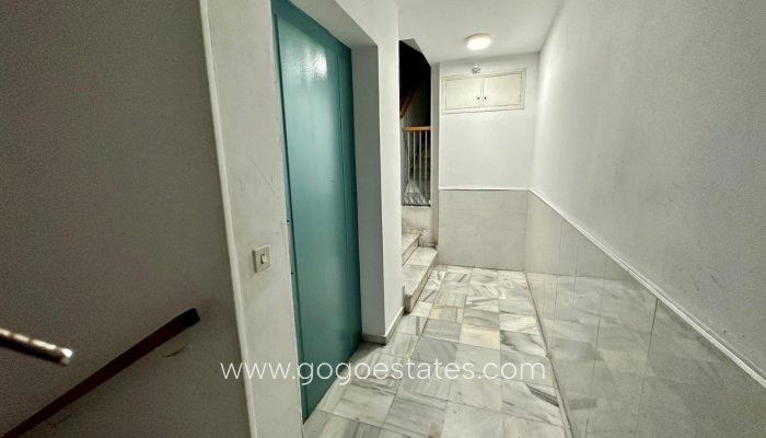 Resale - Apartment - Middle Floor Studio - Torrevieja - Torrevieja Centro