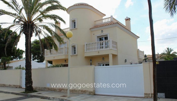 Te koop - Huis - Vrijstaande Villa - Orihuela - Cabo Roig
