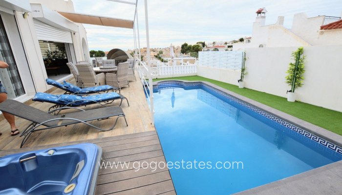 Te koop - Huis - Vrijstaande Villa - Orihuela - Villamartin