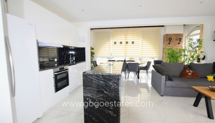 Te koop - Huis - Vrijstaande Villa - Orihuela - Villamartin