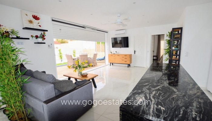 Te koop - Huis - Vrijstaande Villa - Orihuela - Villamartin