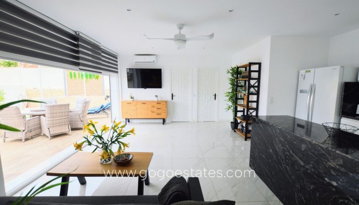 Te koop - Huis - Vrijstaande Villa - Orihuela - Villamartin