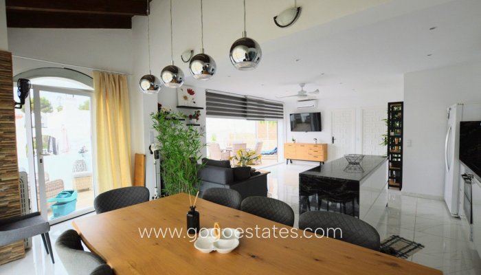 Te koop - Huis - Vrijstaande Villa - Orihuela - Villamartin