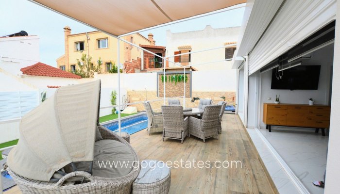 Te koop - Huis - Vrijstaande Villa - Orihuela - Villamartin