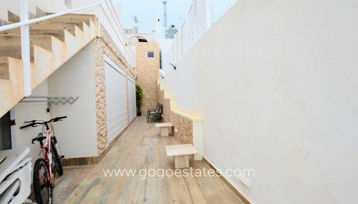 Te koop - Huis - Vrijstaande Villa - Orihuela - Villamartin