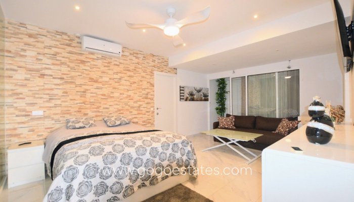 Te koop - Huis - Vrijstaande Villa - Orihuela - Villamartin