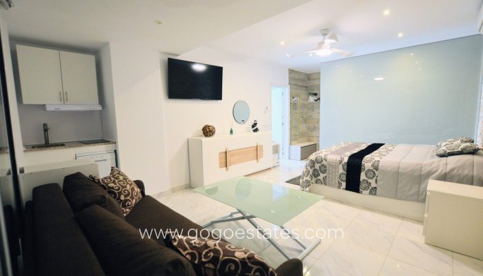 Te koop - Huis - Vrijstaande Villa - Orihuela - Villamartin