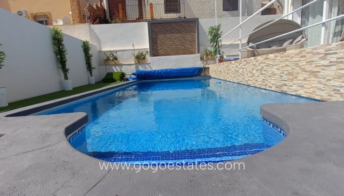 Te koop - Huis - Vrijstaande Villa - Orihuela - Villamartin