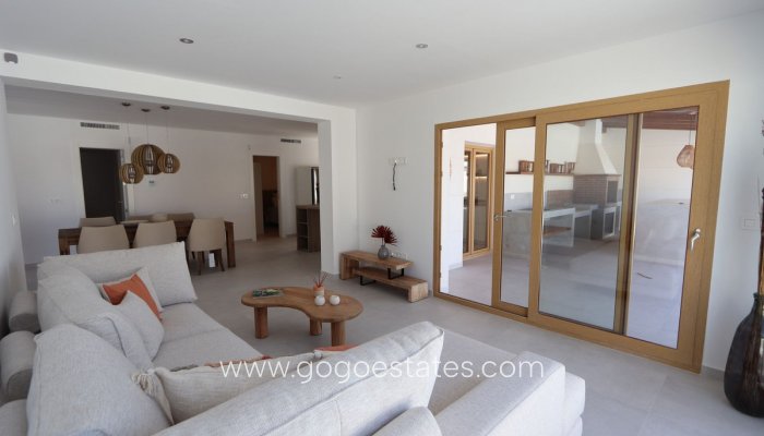 Te koop - Huis - Vrijstaande Villa - Torrevieja - Torrevieja Centro