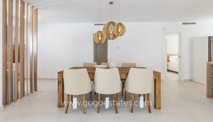 Te koop - Huis - Vrijstaande Villa - Torrevieja - Torrevieja Centro