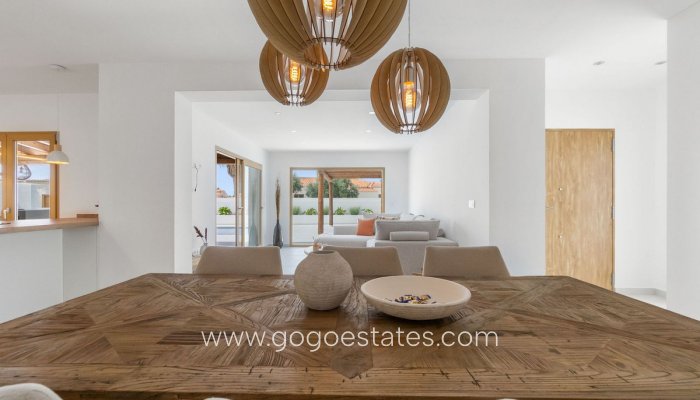 Te koop - Huis - Vrijstaande Villa - Torrevieja - Torrevieja Centro