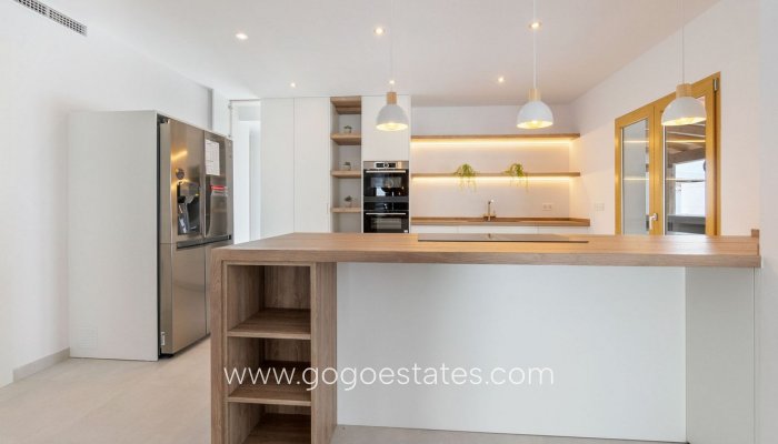 Te koop - Huis - Vrijstaande Villa - Torrevieja - Torrevieja Centro