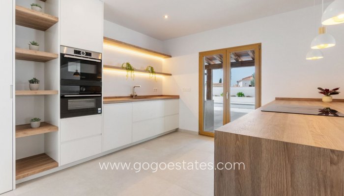 Te koop - Huis - Vrijstaande Villa - Torrevieja - Torrevieja Centro