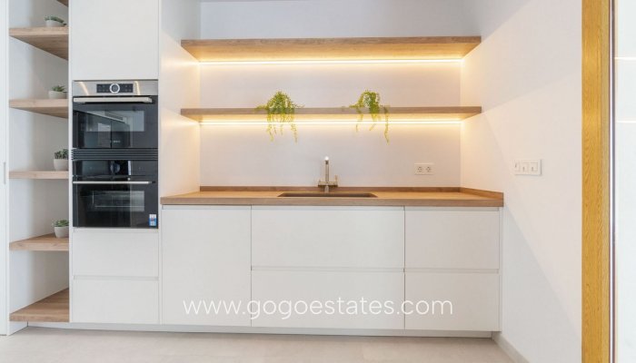 Te koop - Huis - Vrijstaande Villa - Torrevieja - Torrevieja Centro