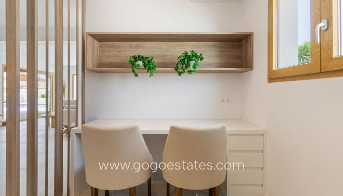 Te koop - Huis - Vrijstaande Villa - Torrevieja - Torrevieja Centro