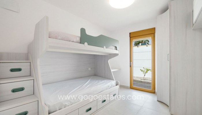 Te koop - Huis - Vrijstaande Villa - Torrevieja - Torrevieja Centro