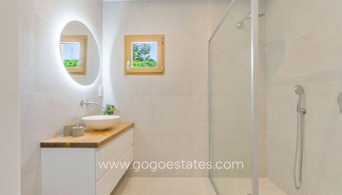 Te koop - Huis - Vrijstaande Villa - Torrevieja - Torrevieja Centro