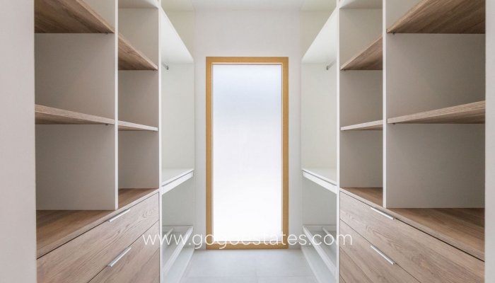 Te koop - Huis - Vrijstaande Villa - Torrevieja - Torrevieja Centro