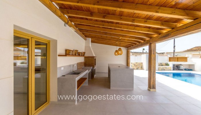 Te koop - Huis - Vrijstaande Villa - Torrevieja - Torrevieja Centro