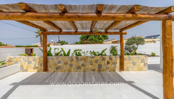 Te koop - Huis - Vrijstaande Villa - Torrevieja - Torrevieja Centro