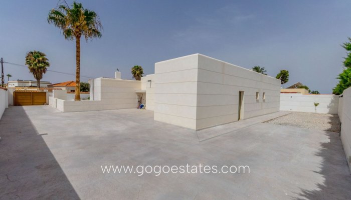 Te koop - Huis - Vrijstaande Villa - Torrevieja - Torrevieja Centro