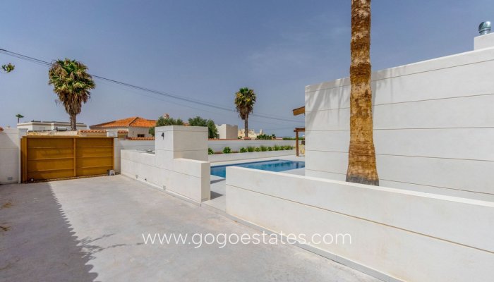 Te koop - Huis - Vrijstaande Villa - Torrevieja - Torrevieja Centro