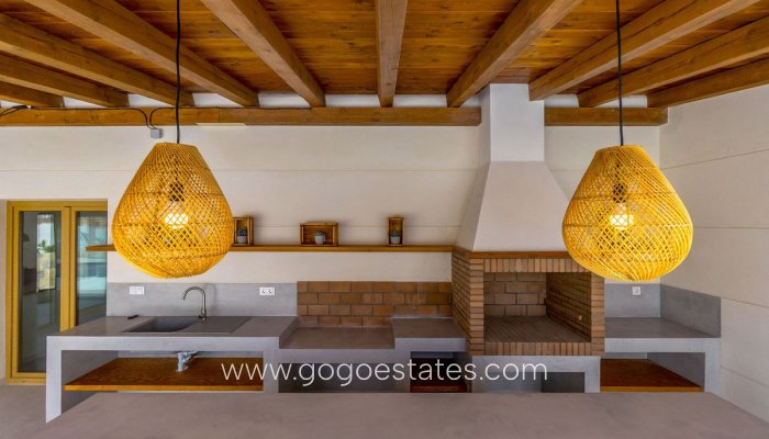 Te koop - Huis - Vrijstaande Villa - Torrevieja - Torrevieja Centro