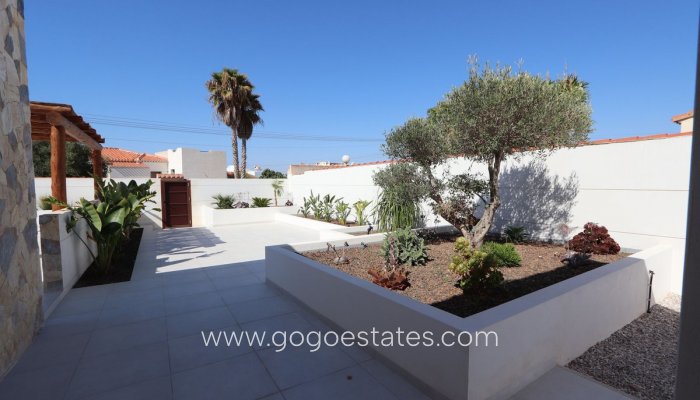 Te koop - Huis - Vrijstaande Villa - Torrevieja - Torrevieja Centro