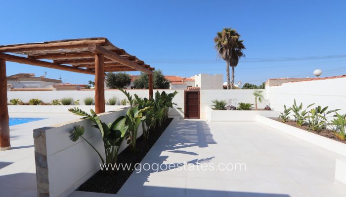 Te koop - Huis - Vrijstaande Villa - Torrevieja - Torrevieja Centro