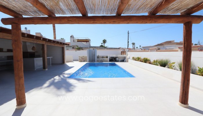Te koop - Huis - Vrijstaande Villa - Torrevieja - Torrevieja Centro