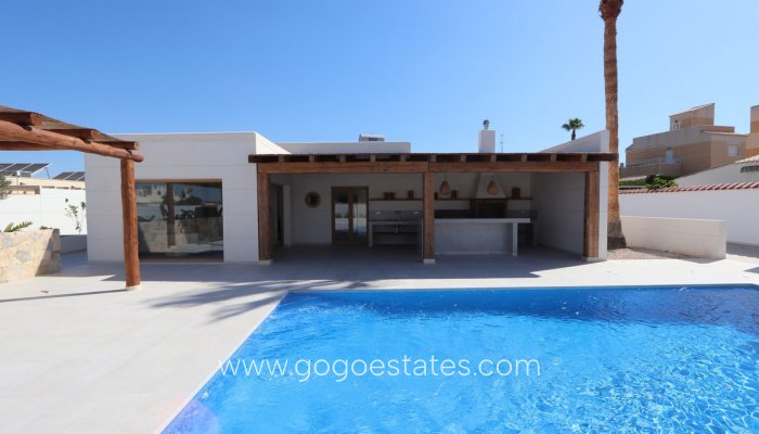 Te koop - Huis - Vrijstaande Villa - Torrevieja - Torrevieja Centro