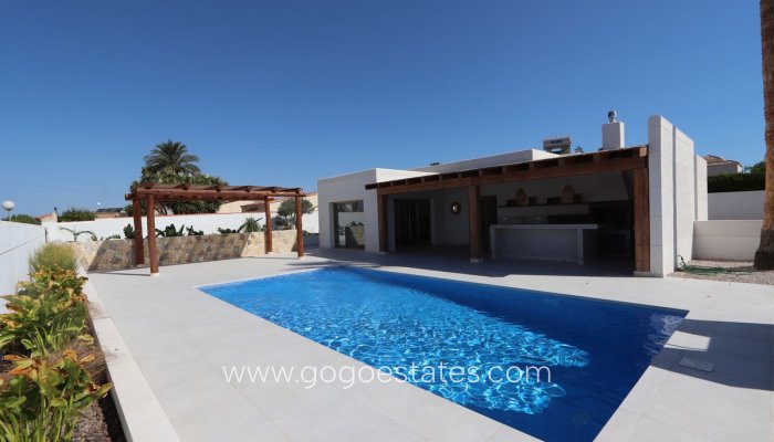 Te koop - Huis - Vrijstaande Villa - Torrevieja - Torrevieja Centro