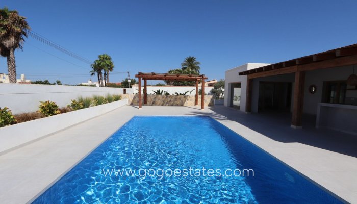 Te koop - Huis - Vrijstaande Villa - Torrevieja - Torrevieja Centro