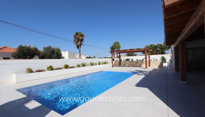 Te koop - Huis - Vrijstaande Villa - Torrevieja - Torrevieja Centro
