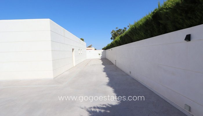 Te koop - Huis - Vrijstaande Villa - Torrevieja - Torrevieja Centro