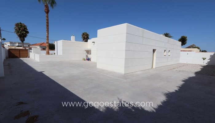 Te koop - Huis - Vrijstaande Villa - Torrevieja - Torrevieja Centro