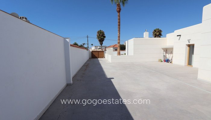 Te koop - Huis - Vrijstaande Villa - Torrevieja - Torrevieja Centro