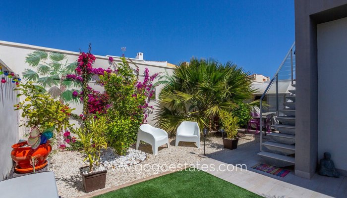 Te koop - Huis - Vrijstaande Villa - Torrevieja - Nueva Torrevieja