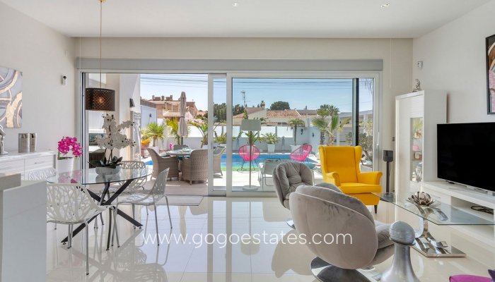 Te koop - Huis - Vrijstaande Villa - Torrevieja - Nueva Torrevieja