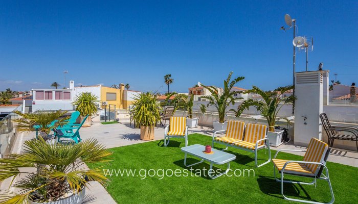Te koop - Huis - Vrijstaande Villa - Torrevieja - Nueva Torrevieja