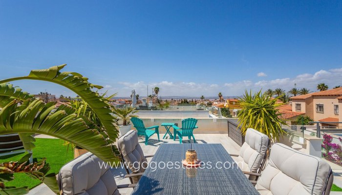 Te koop - Huis - Vrijstaande Villa - Torrevieja - Nueva Torrevieja