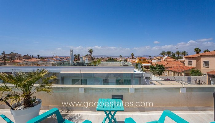 Te koop - Huis - Vrijstaande Villa - Torrevieja - Nueva Torrevieja