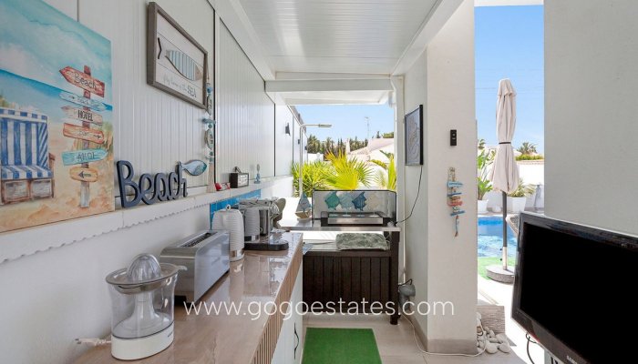 Te koop - Huis - Vrijstaande Villa - Torrevieja - Nueva Torrevieja