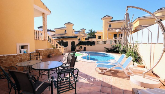 Te koop - Huis - Vrijstaande Villa - Orihuela - Villamartin