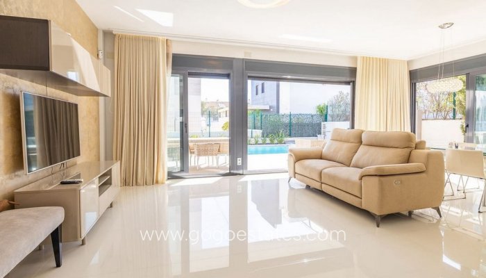 Te koop - Huis - Vrijstaande Villa - Orihuela - Campoamor