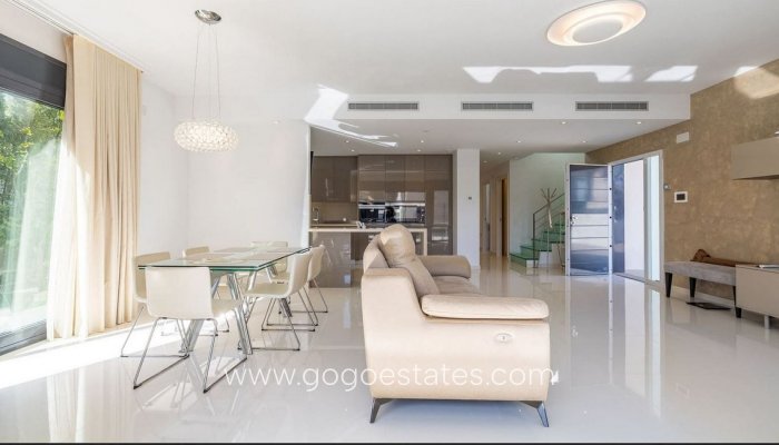 Te koop - Huis - Vrijstaande Villa - Orihuela - Campoamor