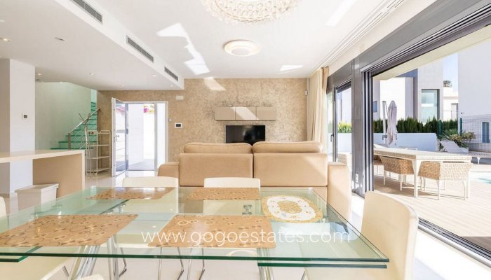 Te koop - Huis - Vrijstaande Villa - Orihuela - Campoamor