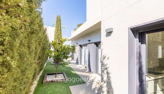 Te koop - Huis - Vrijstaande Villa - Orihuela - Campoamor