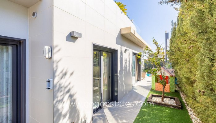 Te koop - Huis - Vrijstaande Villa - Orihuela - Campoamor