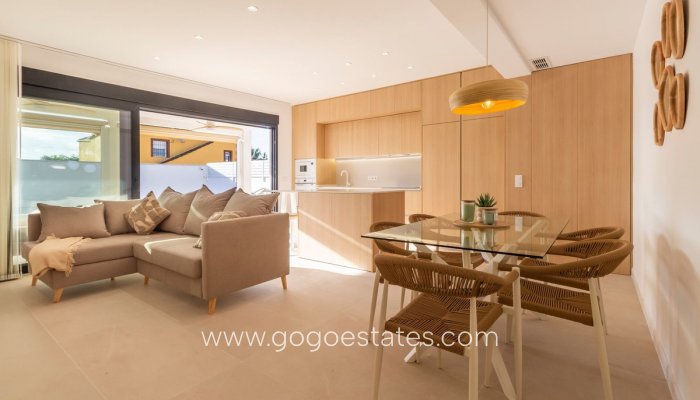 Te koop - Huis - Vrijstaande Villa - Torrevieja - Torrevieja Centro